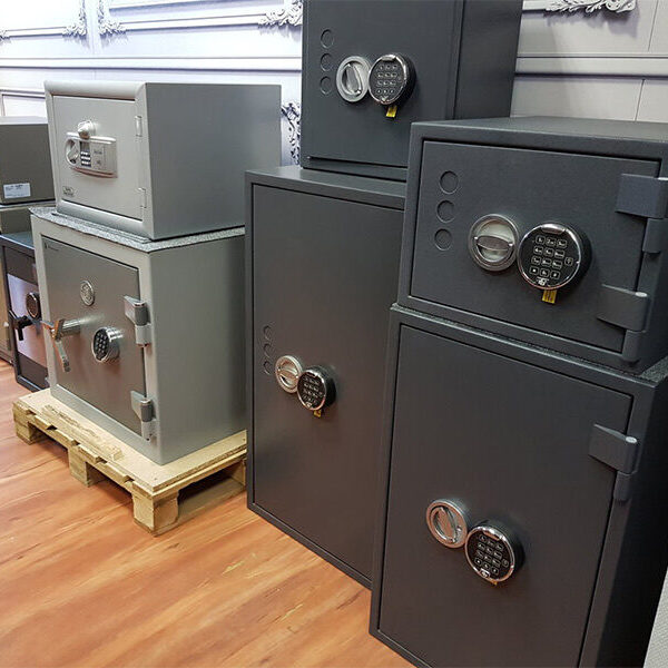 Moving Safes FOR 15 YEARS - parcelies.lv