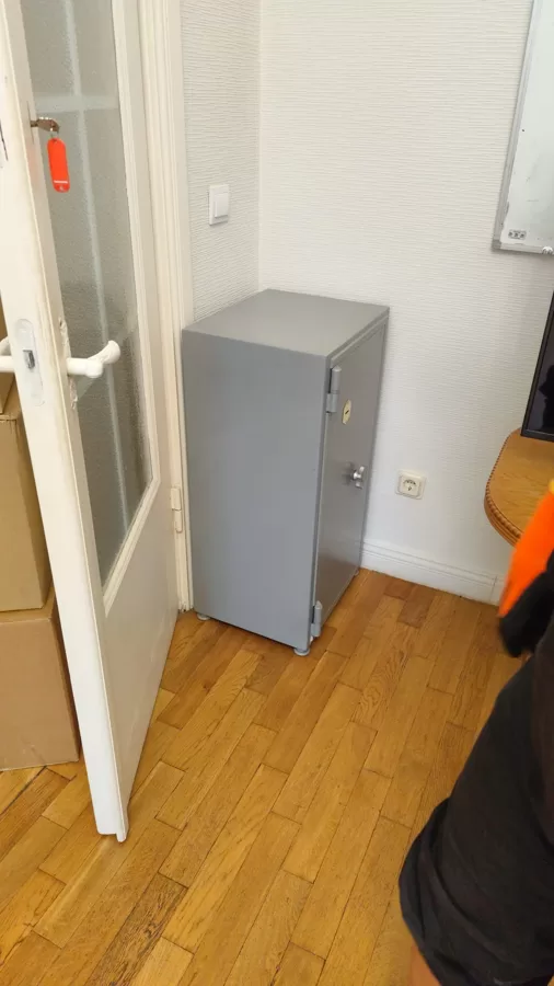 Moving Safes FOR 15 YEARS - parcelies.lv